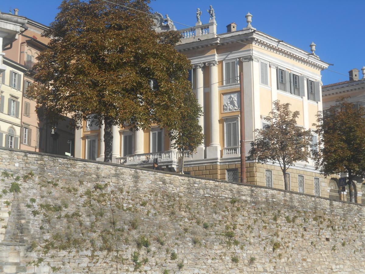 La Maison Des Artistes Bergamo Exterior photo